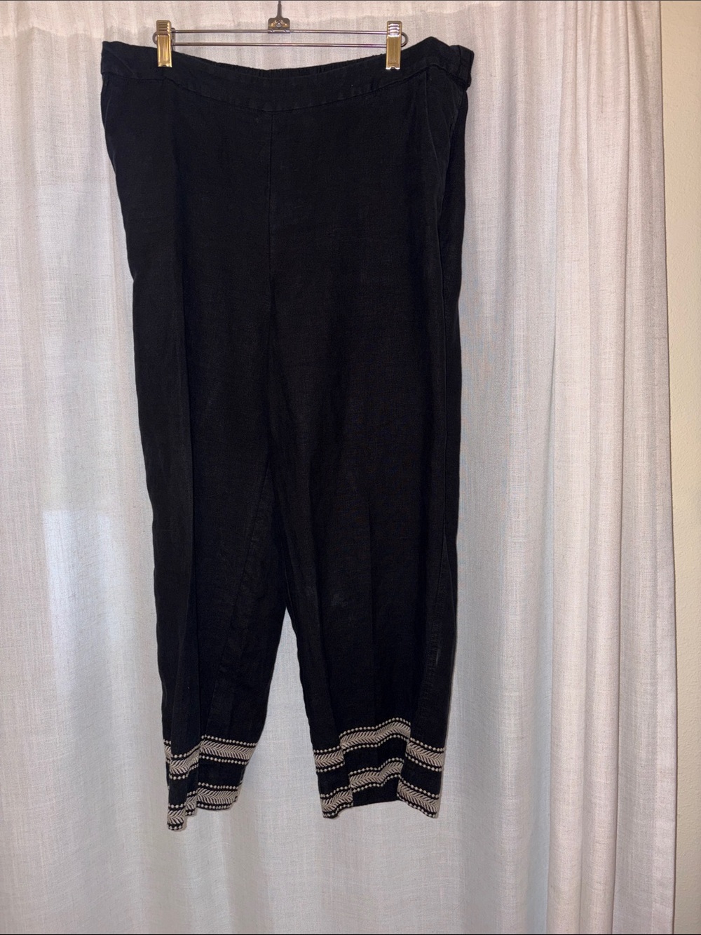 Chico's Black linen Pants with Contrasting Hem Trim